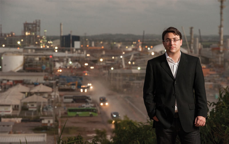 Ed.24 - Mat�ria: Al�m do horizonte - Leonardo Cerquinho, coordenador de Novos Neg�cios da Empresa Suape: preparado para vender nosso complexo portu�rio para o mundo. Foto de Bosco Lacerda.